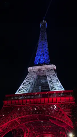 Paris - Torre Eiffel  @Paris em Sena  #paris #toureiffel #eiffeltower #torreeiffel 