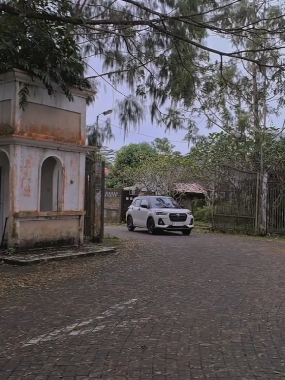 siap ketua...😎 tapi kalau mau pesan mobil wa aja ke meta Daihatsu ya :  0822-5484-9993 #astradaihatsupelaihari #astradaihatsubanjarmasin #astradaihatsu #mobilsuv #daihatsurocky 