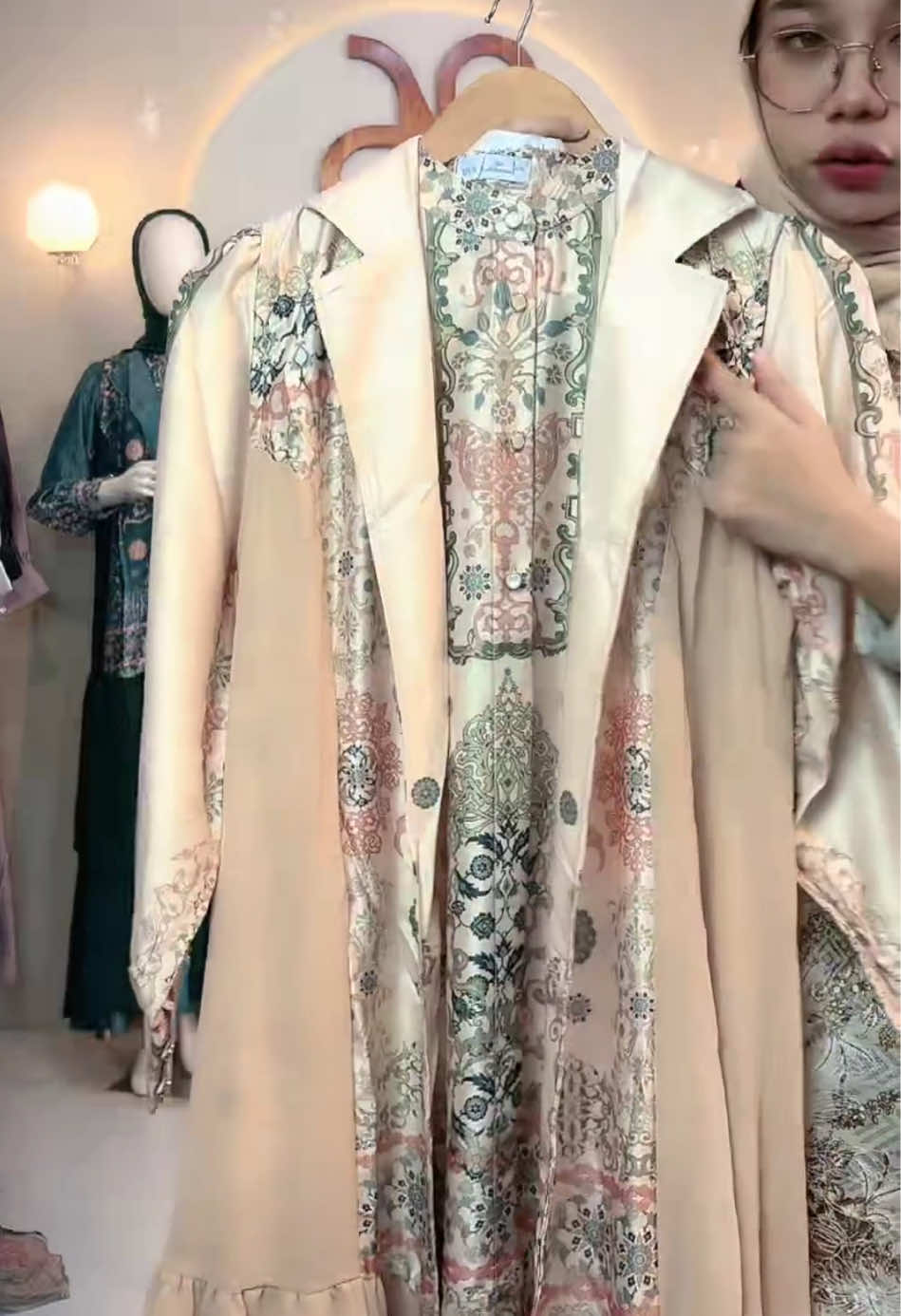 Review Humayun Dress yang dipakai Kak Nindi.😍 #dynclothingline #racuntiktok #dresslebaran  #tiktoklive #livehighlights 