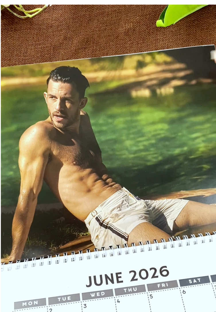 My mom asked what’s so special about that wall. I said, him 🥰👉 #jonathanbailey #jonathanbaileyedit #anthonybridgerton #2026 #sexiestmanalive 