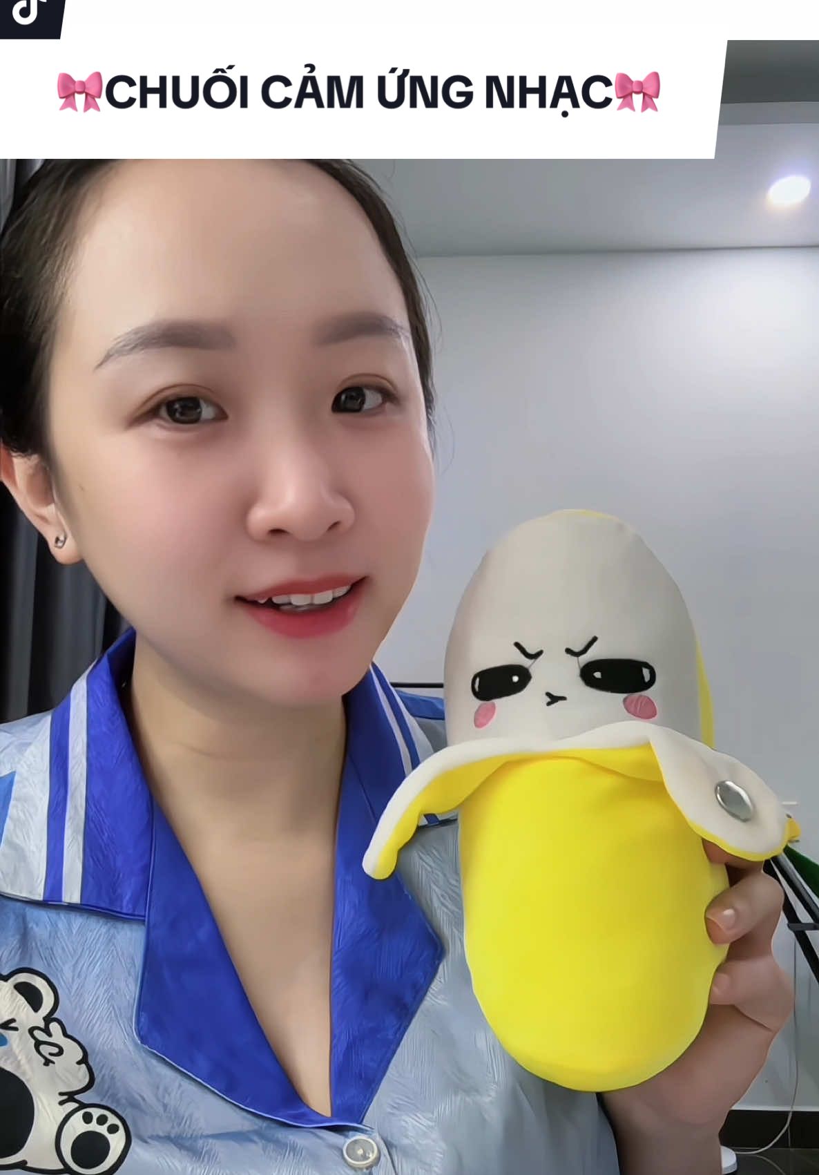 Chuối cảm biến đụng người nhau là phát nhạc đang hot rần rần mấy nay. +1 em đồ chơi giúp gắn kết tình cảm gia đình. Em bé tui thích quá trời 👍 #mebobapsayhi #dochoichobe #chuoicambien #chuoiphatnhac #xuhuong  