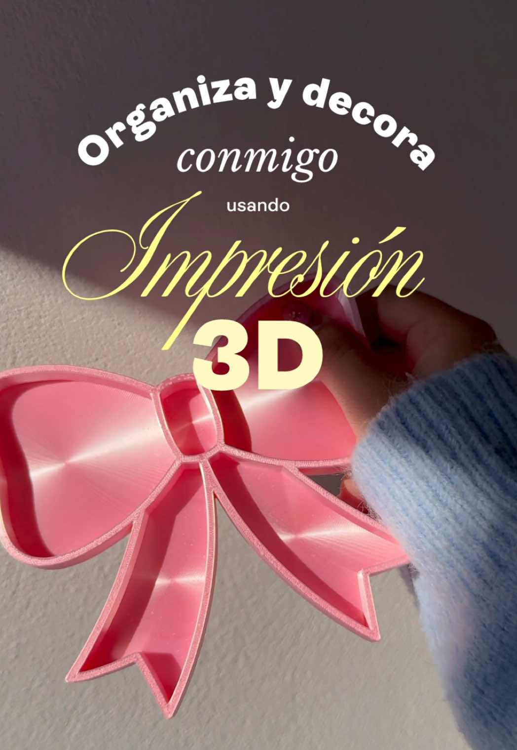 AMIGAS QUEEE ES ESTOOO!🤯🩷🗣️ Noooo amigas con esta cosa literal puedo hacerme lo que quiera, deco, utensilios, etc!🤩 empezando con todo rosita claro q si🫣 No saben lo mucho que quería una de estas y me encanta compartirles todo lo que estaré haciendo! <3 comenta y te mando link🤍 igual está en mi bio! Amamos @BAMBULAB Official  #homedecor #impresion3d #bambulab #makerworld #roomdecor 