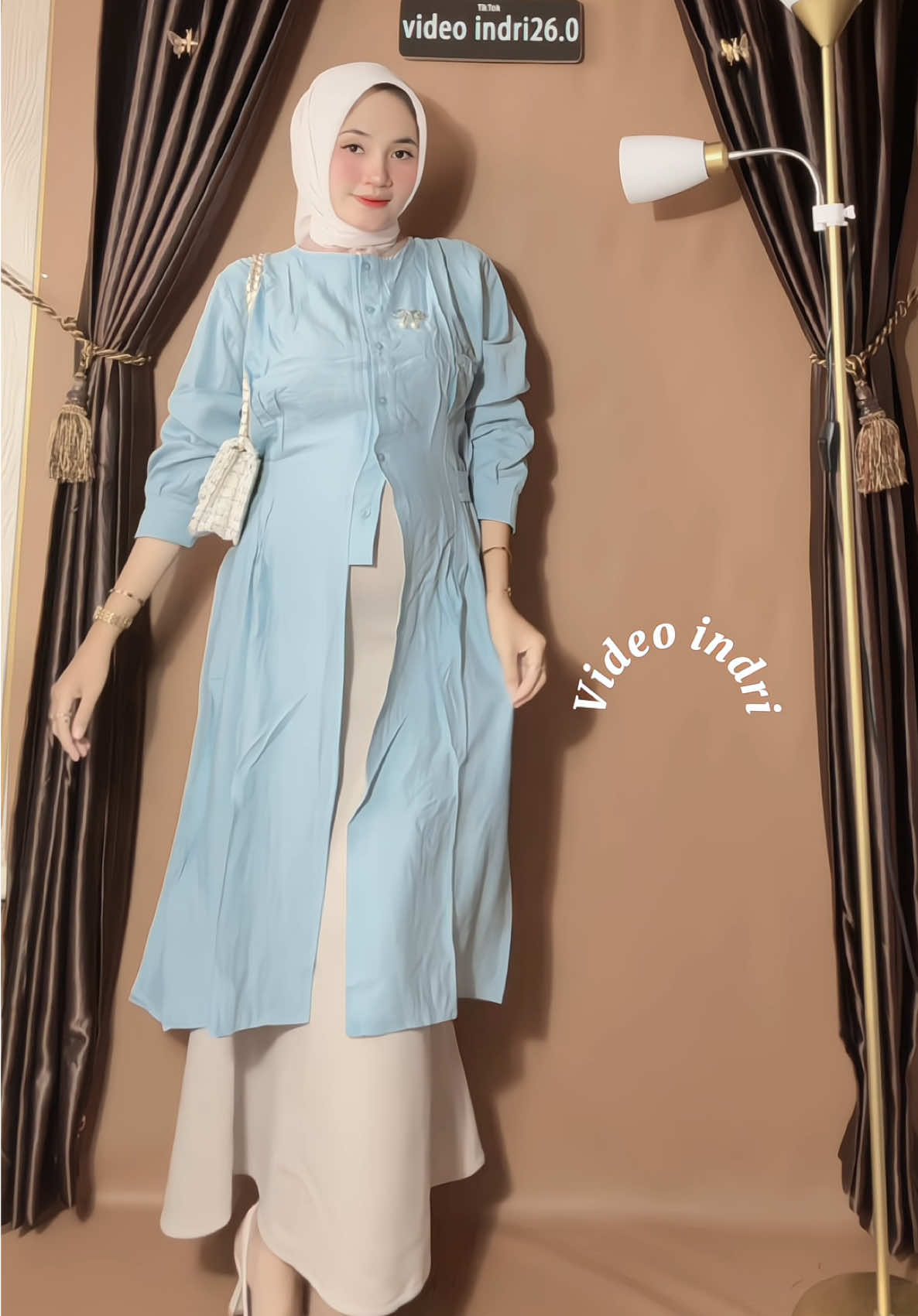 Cakep bgt tunik nya 💋💋#OOTD #ootdhijabstyle #tunikwanita 