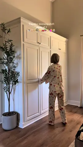 Between the hooded eyes and lingering cold sores, my face is basically done for #MomsofTikTok #momoutfits #morningshift #sahmoftiktok #momof2 