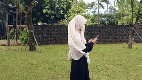 Allahumma baarik... #CapCut #lewatberanda #fyp #muslimahoutfit 