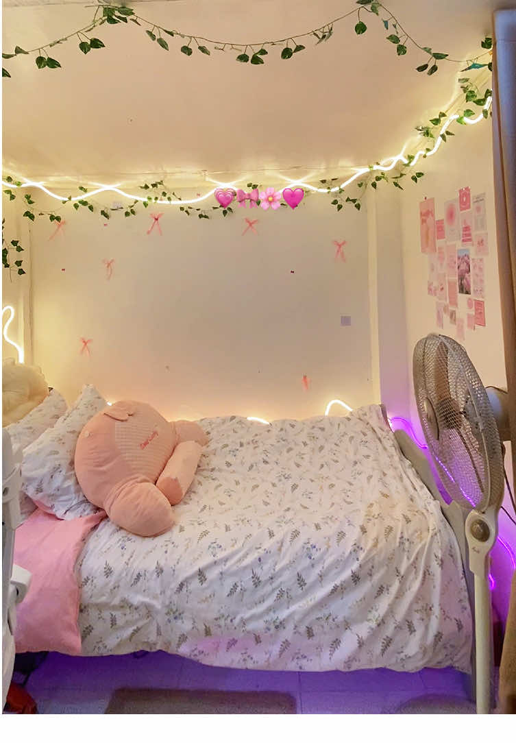 My room literally went from basic to Pinterest vibes real quick🎀✨ #fyp #foryou #bedroom #bed #room 