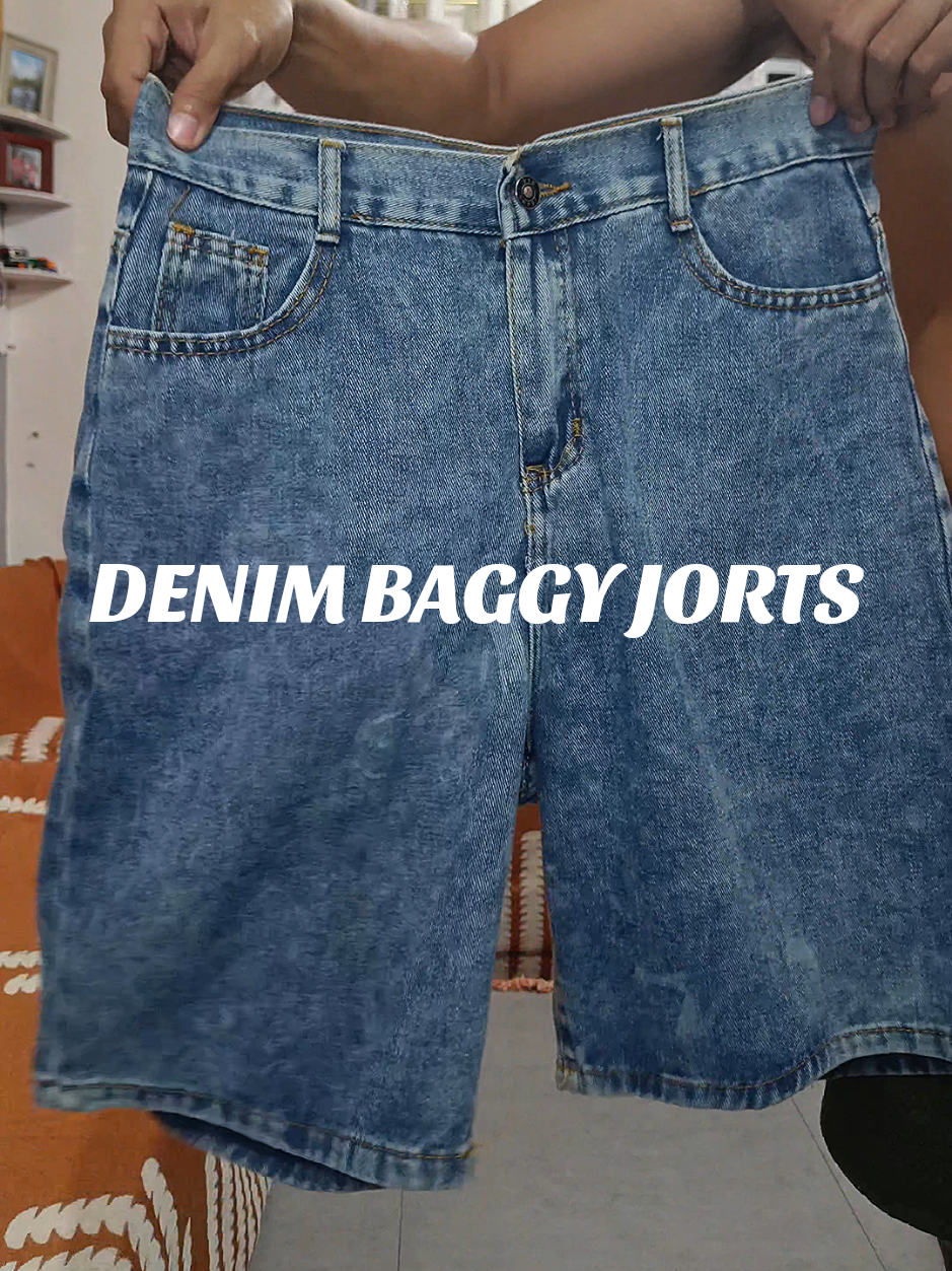 “Effortless style meets comfort, elevates your look with these classic denim jorts.” #jorts #jortsoutfit #jortsstyle #baggyjorts 