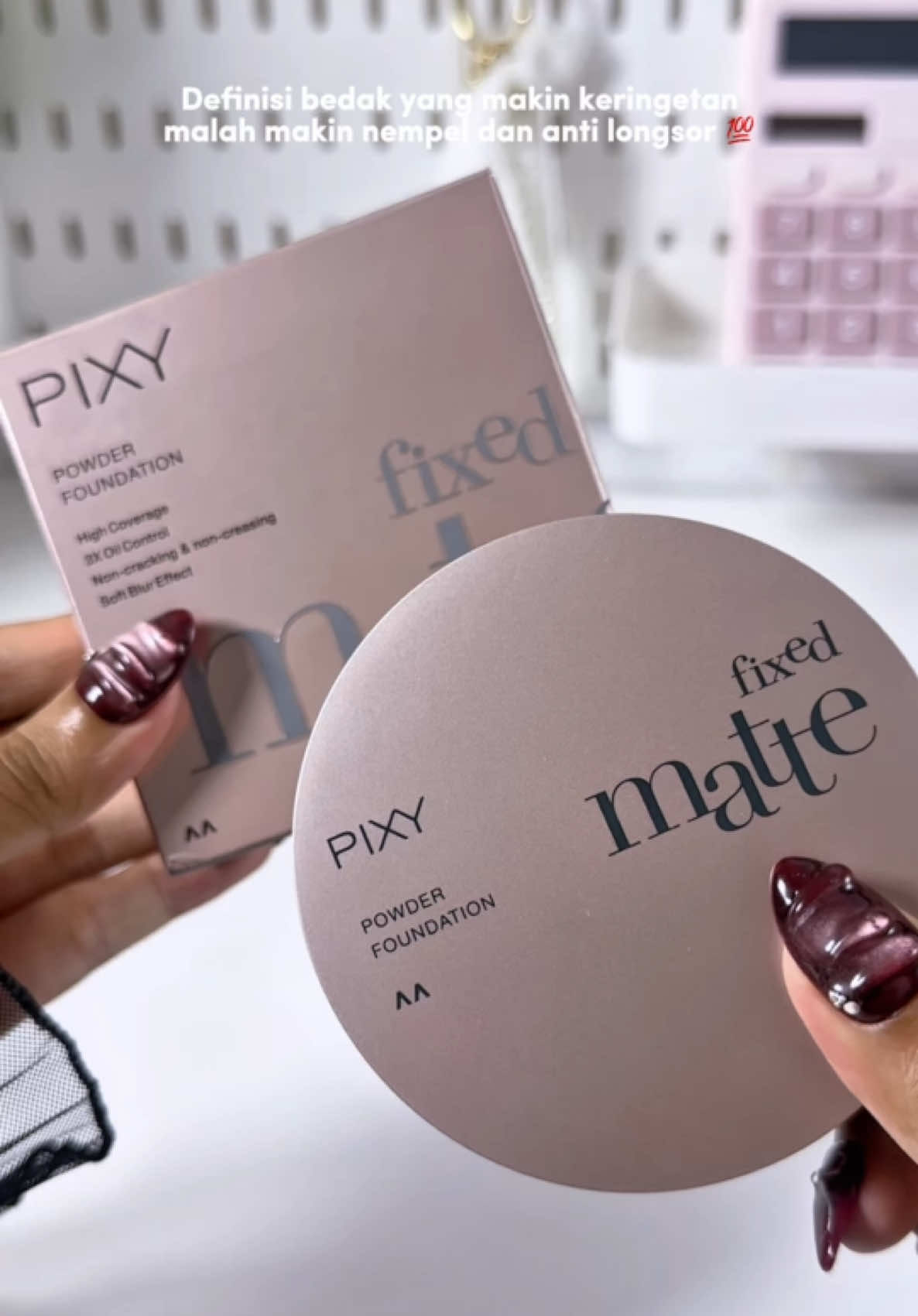 ini sih bedak bukan sembarang bedak, yang kalo makin keringetan malah makin nempel & anti longsor 💗✨ @Pixy Official Store #pixyfixedmattepowderfoundation #powderfoundation #fullcoverage #pixy 