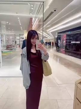 さすがにパーカー着てる！！皆さんはもう暖房してますか？#銀座 #パーカーコーデ 