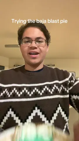 I tried the Baja blast pie now my urine glows green #bajablast #tacobell #pie #bigback 