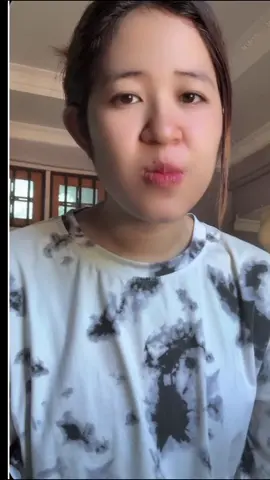 မသံသာမိုးသိမ့်ရဲ့ live က သင်ခန်းစာတွေအများကြီးရလိုက်တယ်#fyp #trending #မလုပ်ပါနဲ့မလုပ်ပါနဲ့ဟိုးstopမလုပ်ပါနဲ့ #mingmin #views 