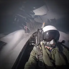 góc nhìn phi công khi lực G đè lên người #CapCut #foryoupage #fyp #donglucquansu 