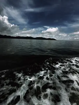 如果我们没有在错误的时间，错误的地点相遇..那么结局或许就不会那么悲伤。 Giá như mình không gặp nhau trong thời điểm sai, ở một nơi sai... thì có lẽ kết thúc sẽ không buồn đến vậy.#fyp #viral 