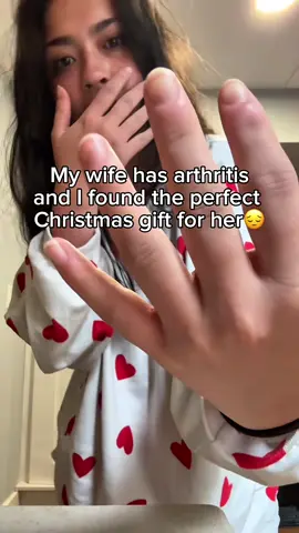 Numbness, stiffness, swelling, pain, soreness, or tension ,if you feel any of these signs, care for your hands early #christmas#wife#massager#massage#handcare