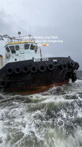 cukup nikmati goyangan Mahluk Tuhan yang satu ini 🙏🏻 #taboneoanchorage #tbstephen #tbwise203 #musimbarat #ombak 