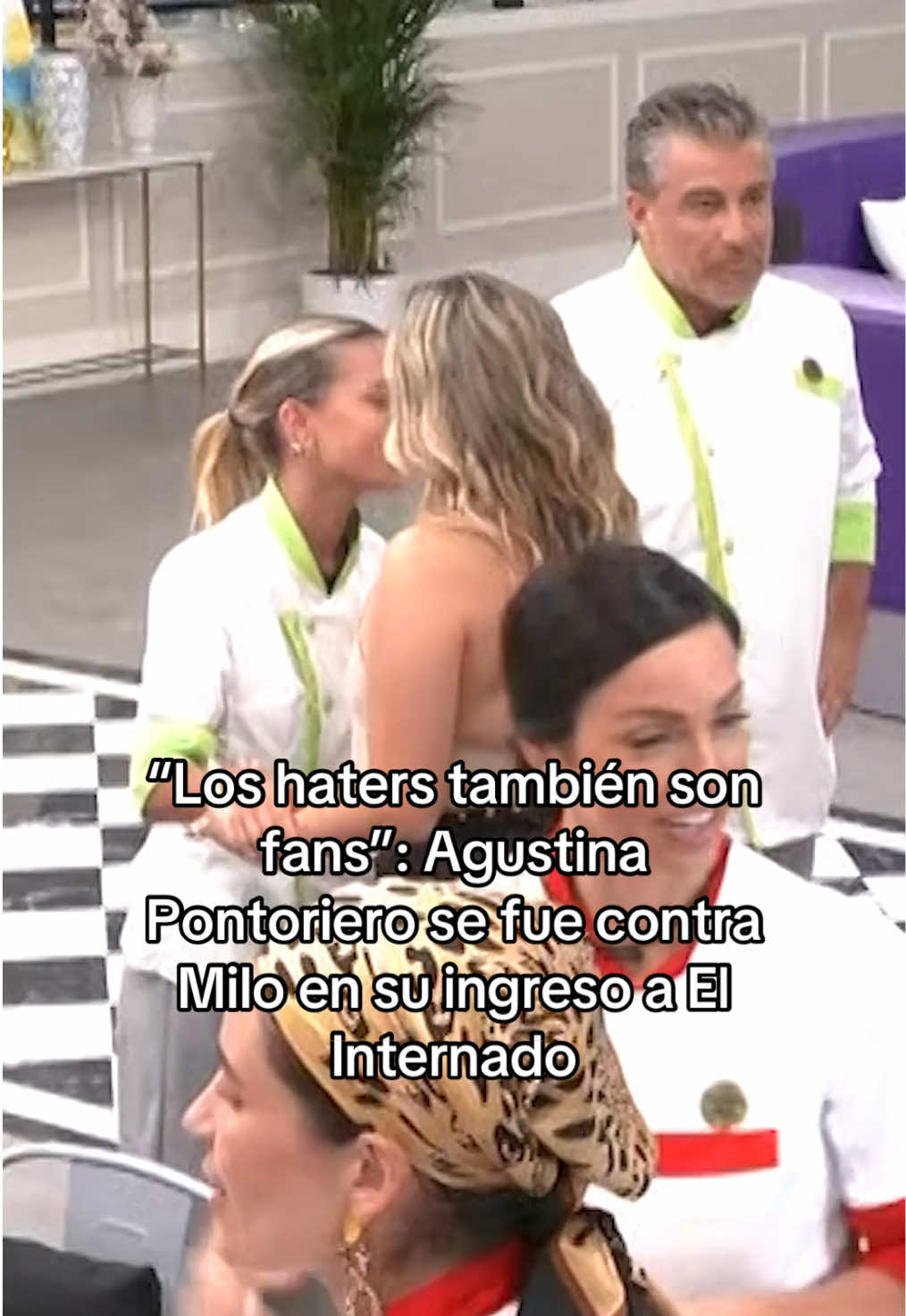 ¿Enemigas? Agustina Pontoriero (@pontoagus) arremetió con todo contra Milo González (@milagrosigonzalez) y frente a todos los participantes de #ElInternadoMega 🥊