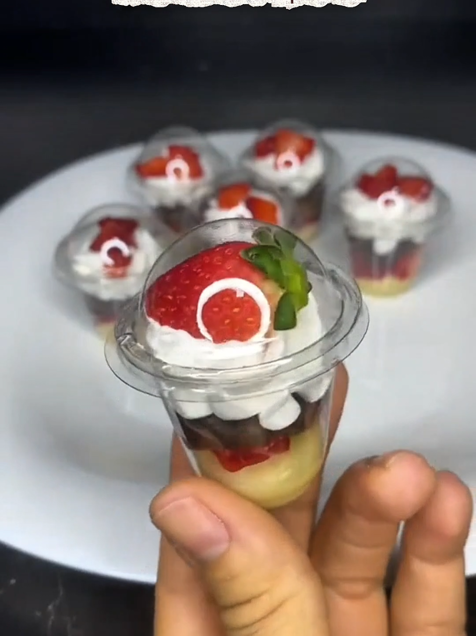 Se você vende doces, monta copos da felicidade, faz buffet, trabalha com festas ou prepara lembrancinhas… esses mini copos bolha vão mudar seu negócio! Perfeitos para vitrines, kits festa e sobremesas geladas. #1111 #docesgourmet #confeiteira #docesfinos #festainfantil 