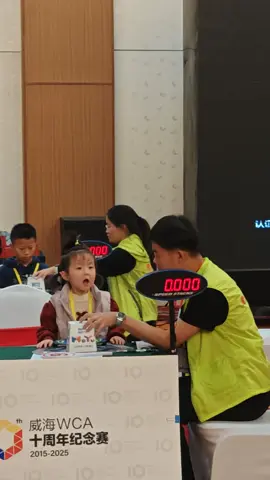 4岁小汐汐翻车现场！裁判笑的好开心呀，哈哈太有爱了！