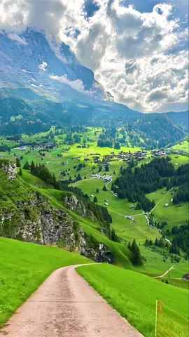 جمال سويسرا 🇨🇭 هاجر وعيش حياتك . . #سويسرا #المانيا #الهجره #الغربه #اليونان 