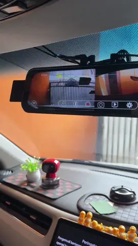 Camera mobil tipe kaca spion tengah mobil, gps, bisa disambungkan ke hp. #dashcammobil #dashcamgps #dashcamwifi 