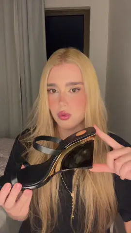 Essa sandália está muito linda!  Pesquise no Mercado Livre o ID sandália: QF78YU-H9UW @Mercado Livre Moda  #MercadoLivreModa #OMelhorDaBeleza