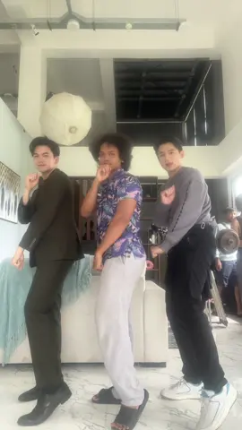 lempar manggizz versi pro max @jordyriz @Rayn Wijaya 