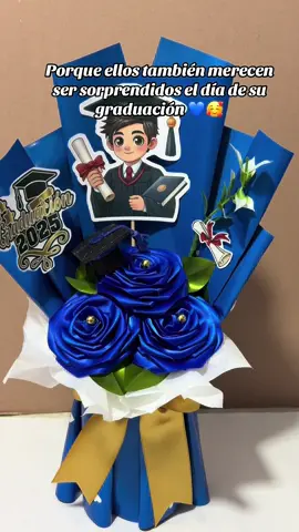 Ramos para graduados pide tu catálogo al 991745219 #ramos #detallespersonalizados #promocion #rosaseternas #graduacion2025 