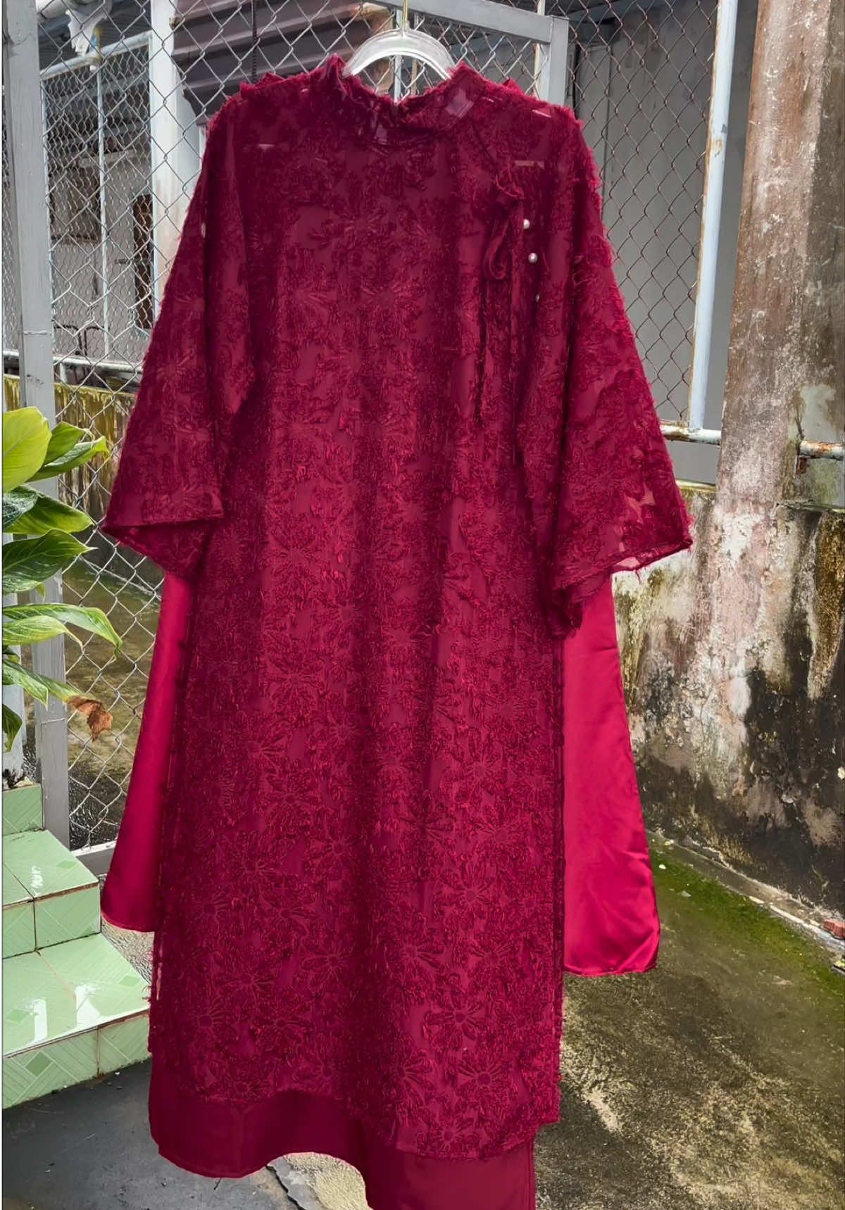 Áo dài xinh hoa nổi lông vũ #aodai #aodaicachtan #aodaitet #thinhhanh #xuhuong  @Huỳnh Ngọc Lam 