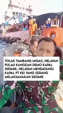 #Repost @voktis.id  —— Masyarakat dan nelayan Pulau Kangean, Kabupaten Sumenep, Madura, Jawa Timur, menggelar aksi unjuk rasa di laut yang dijadikan objek kegiatan siesmik perusahan Kangean Energi Indonesia (KEI), Rabu 12 November 2025. Mereka meminta agar Perusahaan itu menghentikan aktivitasnya lantaran mengganggu kegiatan nelayan menangkap ikan serta akan berdampak buruk terhadap lingkungan. Masyarakat nelayan dengan menggunakan puluhan perahu mendatangi kapal milik PT KEI yang sedang melaksanakan kegiatan siesmik merupakan aksi ke enam kalinya, demonstrasi laut besar-besaran untuk menolak rencana tambang migas di multizona Pulau Kangean barat yang merupakan laut dangkal. Daerah itu selama in memang menjadi tumpuan nelayan menangkap ikan sebagai mata pencaharanya dalam memenuhi kebutuhan hidup keluarganya. Dari rangkaian aksi menolak aktivitas seismik di perairan dangkal pulau kangean merupakan bentuk protes terhadap dampak sosial yang telah menimbulkan keresahan dan kekacauan yang baru-baru ini terus terjadi dan mengganggu ruang hidup masyarakat nelayan di kepulauan Kangean,” kata Ahmad Yani, Koordinator aksi Aliansi Nelayan Pulau Kangean kepada Liputan6.com. Yani menyatakan, masyarakat kepulauan Kangean juga tahu bahwa tambang Migas dapat merusak ekologis dari kegiatan tersebut, sehingga masyarakat yang pada umumnya nelayan tidak menghendaki adanya kegiatan tambang migas di daerahnya. Sebab jika terus dilanjutkan nantinya masyarakat yang akan dirugikan. Kami minta hentikan rencana tambang Migas di laut dan didarat Kepulauan Kangean. lindungi lingkungan dan hak-hak masyarakat setempat yang telah diratifikasi dalam perubahan undang-undang nomer 32 tahun 2019,” ucapnya. Selain itu, Masyarakat menuntut pihak Syahbandar Kangean untuk tidak memberikan izin pada kapal-kapal yang terindikasi kapal survei seismik 3D berlabuh di perairan setempat. Bahkan ia juga meminta pihak Perusahaan agar bertanggungjawab terhadap kekisruhan sosial masyarakat Kangean agar dikembalikan dalam keadaan damai dan tenteram. Sumber liputan6  📽 : kangeanese #Kangean  #Madura  #Jatim  #TolakTambangMigas