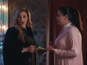 مصطفي ابن مختار الصغير كلم واحدة علي النت وجاتله البيت وافتكرت مختار هو مصطفي 