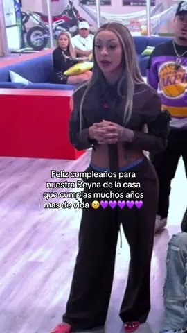 Feliz cumpleaños 💜💜💜💜💜💜#teamperversa #lacasadealofoke #2 ##teamperversa @Laperversa_17 
