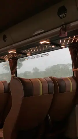 Kelingan opo cah nek udan udan numpak bis #guyonwatonofficial #jetbus5 #masukberanda #fypage #fypシ゚ 