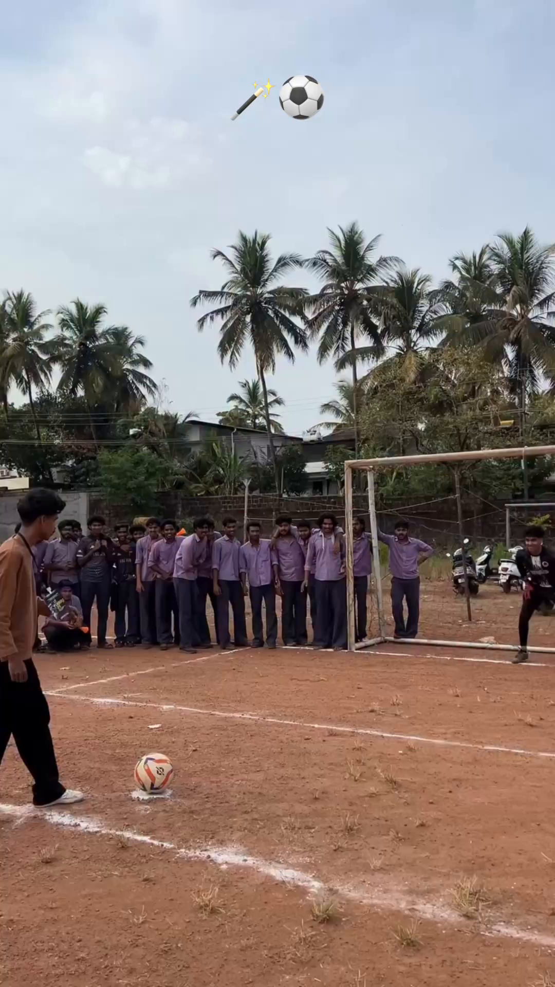 Mira nada más ese engaño.🪄⚽️ #Soccer #penal #penalty #fyp (Vía @riswan_freestyle/IG)