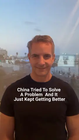 China tried to solve one problem — and accidentally solved three. ☀️🐑 In the Gobi Desert, solar panels created shade, grass started growing, and sheep turned a barren wasteland into a thriving ecosystem. Now that desert powers 2 million homes and supports life again. A technological project turned into ecological restoration. Full story at CulturalPerspective.com #China #SolarEnergy #GobiDesert #Innovation #GreenEnergy #RenewableEnergy #Ecology #ClimateChange #CulturalPerspective #Sustainability