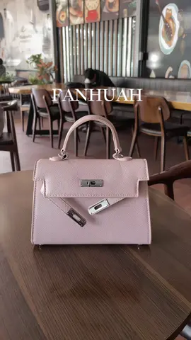 Ở ngoài Ẻm xinh lắm #tuixach #tuixachnu #fanhuah #cherryunboxx #viral 