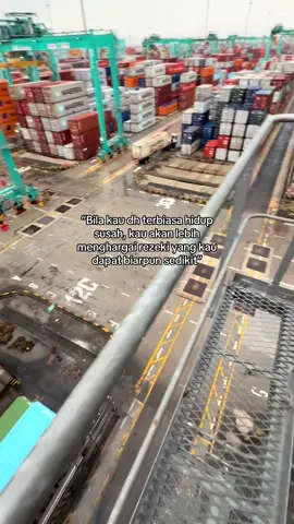 Bersyukur lah walaupun ianya sedikit🤲🏻 #duniakerja  #budakporttanjungpelepas  #pov  #kerjakeras  #fyppppppppppppppppppppppp 