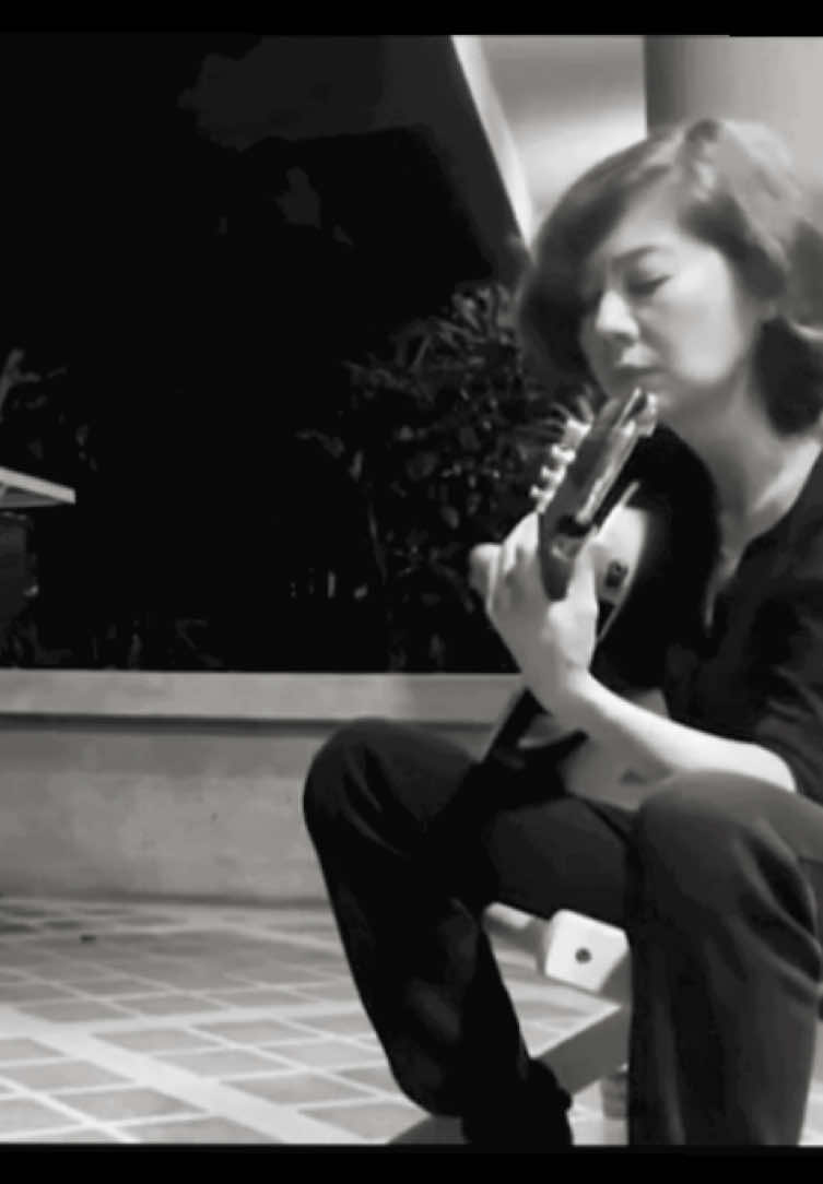 มากกว่า - อรอรีย์ ( Acoustic ) . . #อรอรีย์ #มากกว่า #อัลเทอร์เนทีฟ #queenofgrunge #2000s 