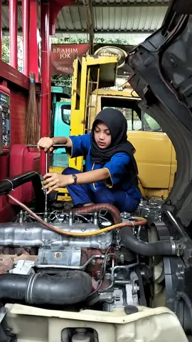 #fyppppppppppppppppppppppp #mekanikcantik #mekanikmuda #xybca #fypシ゚ #magelang24jam #bengkelfyp #katakatabengkel #promomakanharian #generasimekanik #promomakangajian #promomakan1111 