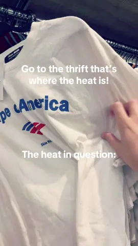Always finding heat at the thrifts they never disappoint #thrift #thrifting #clothes #fashion #fyp 
