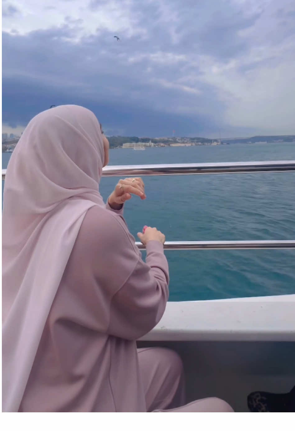 فأعني يا الله ، لأصنع من أيامي جواباً يُرضيك .#🤍   