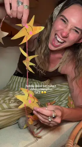 10/10 no notes I’m in love #underconsumptioncore #diychristmas #christmascottage #granolagirl 