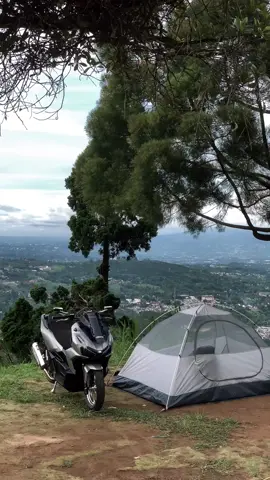 Antara mesin dan alam. #adventure #styleganteng #adv160modifikasi  #CapCut @bukit citamiang camping ground 