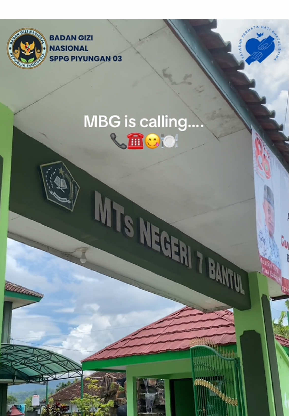 Pick up the phone, it’s MBG time 😎📞 #sppgpiyungan003 #mtsn7bantul #makanbergizigratis #badangizinasional #sppg 