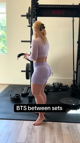 Just a little candid gym bts…