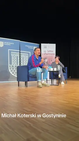 O życiu, emocjach i drugiej szansie – spotkanie z Michałem Koterskim Dziś (12.11.2025 r.) w Miejskim Centrum Kultury odbyło się wyjątkowe spotkanie autorskie z Michałem Koterskim – znanym aktorem, artystą i autorem książki „To już moje ostatnie życie”. Wydarzenie skierowane było do młodzieży szkół średnich i miało charakter motywująco-edukacyjny, stanowiąc przestrzeń do otwartej rozmowy o życiu, uzależnieniach i poszukiwaniu drogi do wolności. #gostynin
