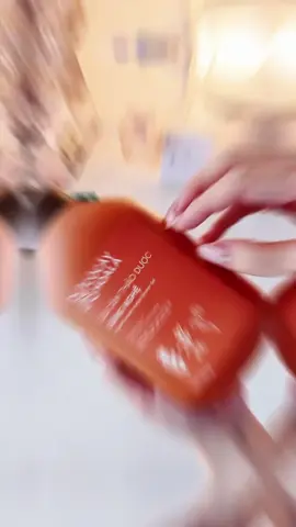 Sữa tắm Gừng Nghệ: - Hỗ trợ làm sạch , giữ ẩm cơ thể  - Giảm tình trạng da k đều màu,thâm mụn trên da - Làm sạch tế bào chết trên da, bổ sung lợi khuẩn giúp da khoẻ hơn #thiennhienthaoduoc #khomyphamchinhhang #myphamthiennhien 