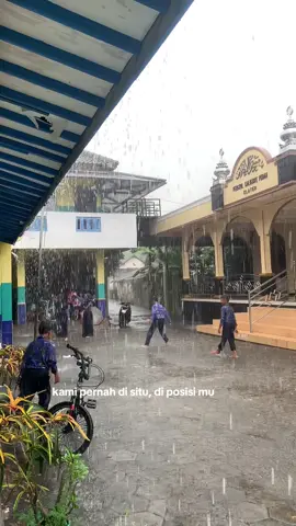 #gurumuda #gurusd #gurusd #guru #fypage #masukberanda #foryoupageofficiall #xybca #fypシ゚ #hujan #sekolah #sekolahdasar 