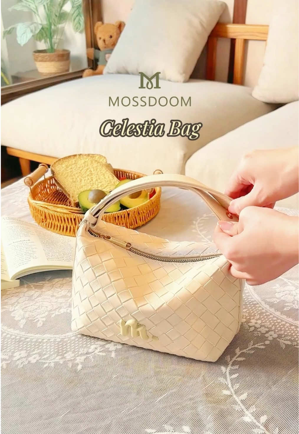 Shine with grace and elegance 💫 The Celestia Bag — timeless, classy, and made to elevate your every look 🤍 ✨ Don’t wait — shop now and make it yours today! #MossdoomIndonesia #TimelessElegance #WIBGajian #GajianSale #MOSSDOOMDAY 