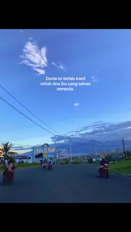 Masih berdiri,  karena doa Ibu.
