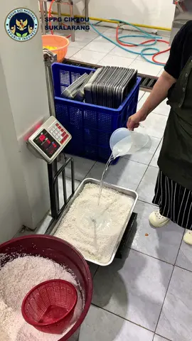 giliran nasi ungu tampil ketua🫡😍🫶🏼 #fyp #sppgcikadusukalarang #trend #mbg #makanbergizigratis 